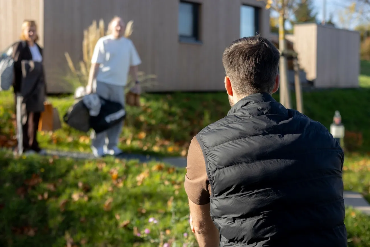 Er, sein Vater und einer seiner Brüder betreiben in Heilbad Heiligenstadt in Thüringen das „Wiesenglück“.